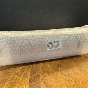 Verpackter Karton mit Luftpolsterfolie