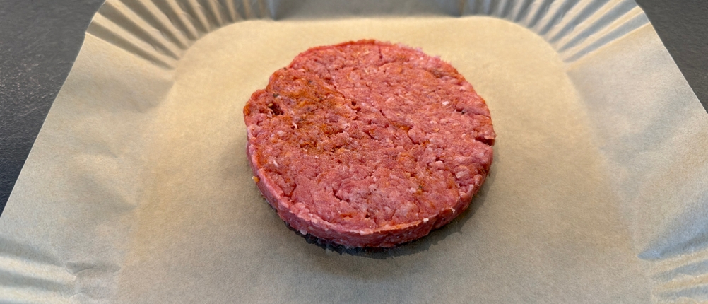 Ein Burger-Patty aus der Wmf-BBQ-Burgerpresse 690296030