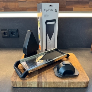 Sämtliche Einzelteile und Karton beim WMF-Gemüsehobel Top Tools