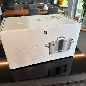 WMF Gourmet Plus im geschlossenen Karton.
