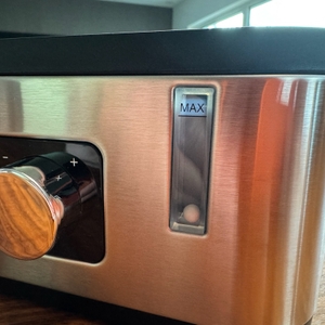 Wasserstandsanzeige von außen beim WMF KÜCHENminis Dampfgarer