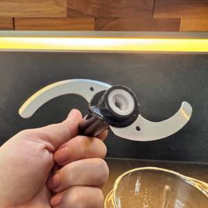Das Messer des WMF Kult X Zerkleinerer Edition.