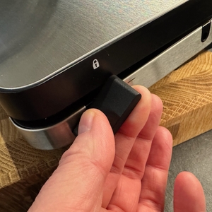 Deckel verschließen mit Hebel am WMF-Lono