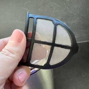 herausgenommener Filter des Wasserkochers