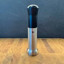 WMF-Muskatmühle auf der Arbeitsplatte