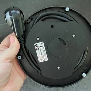 Kabelaufwicklung Unterseite Sockel beim WMF-Stelio