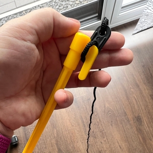 Ein Hering der Wolfwise WF-INS-B-1 in Nahaufnahme