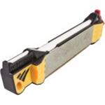 Work-Sharp-Messerschärfer im Test: der Work-Sharp-Guided-Field-Sharpener vor weißem Hintergrund