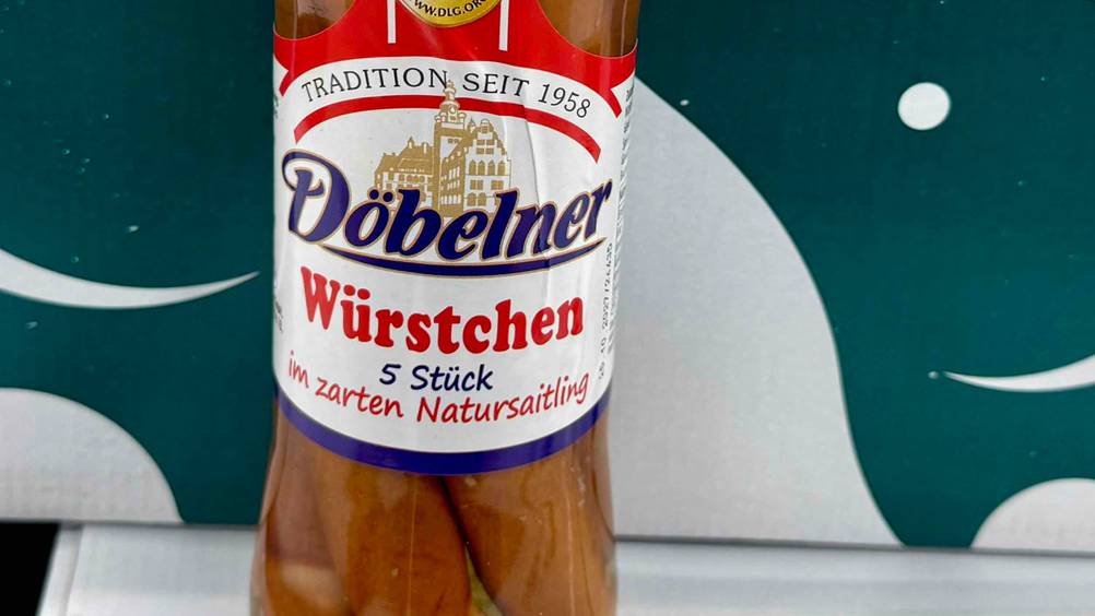 Würstchen im Glas getestet: Nahaufnahme des Labels auf dem Glas.