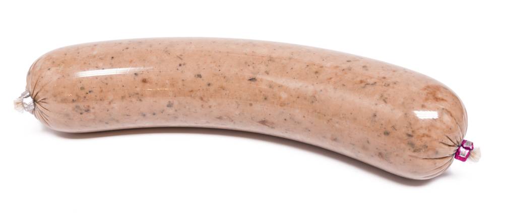 Wurstclipper getestet: Mit Clips verschlossene Leberwurst vor hellem Untergrund