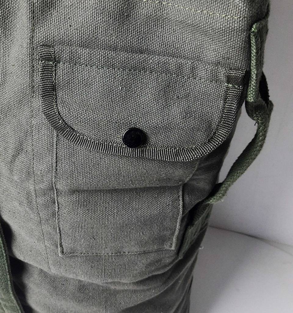 Blick auf eine Verstautasche eines Seesacks im Test.