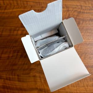 Der geöffnete Karton vom Xiaomi Portable Electric Air Compressor 2 von oben