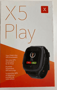 Kinder-Smartwatch im Test: Nahaufnahme der weiß-orangen Verpackung einer X5 Play.