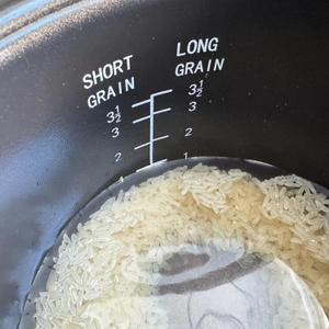 Wasser im Yum Asia Panda geht bis zur Mengenangabe von 1