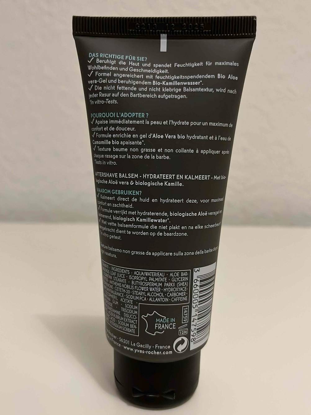 Rückseite einer Tube getestete Rasiercreme der Marke Yves Rocher mit Beschreibung.