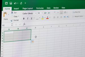 Zeiterfassung im Test: Screenshot eines leeren Excel-Tabellenblatts.