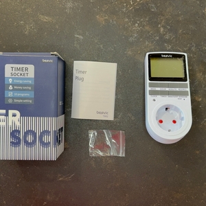 Lieferumfang der getesteten Zeitschaltuhr von Besvic.