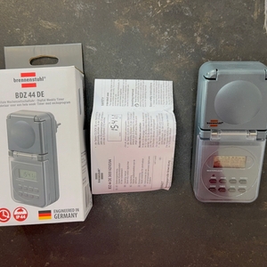 Lieferumfang der getesteten Zeitschaltuhr von Brennenstuhl.