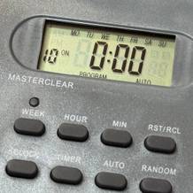 Detailansicht des Displays der Brennenstuhl-Zeitschaltuhr im Test.