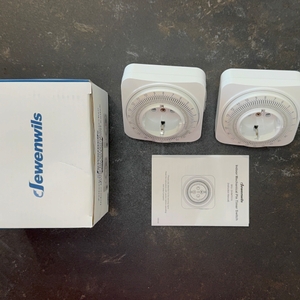 Lieferumfang der getesteten Zeitschaltuhr von Dewenwils.