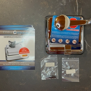 Lieferumfang der getesteten Zigarettenstopfmaschine von OCB.