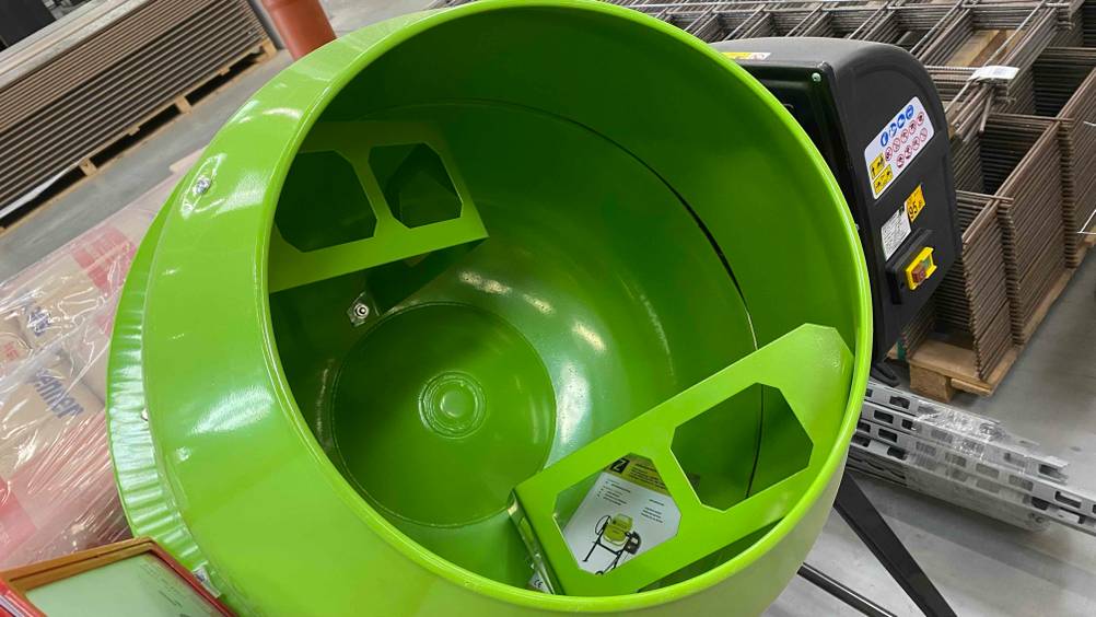 Betonmischer-Test: Nahaufnahme des Innenraums.