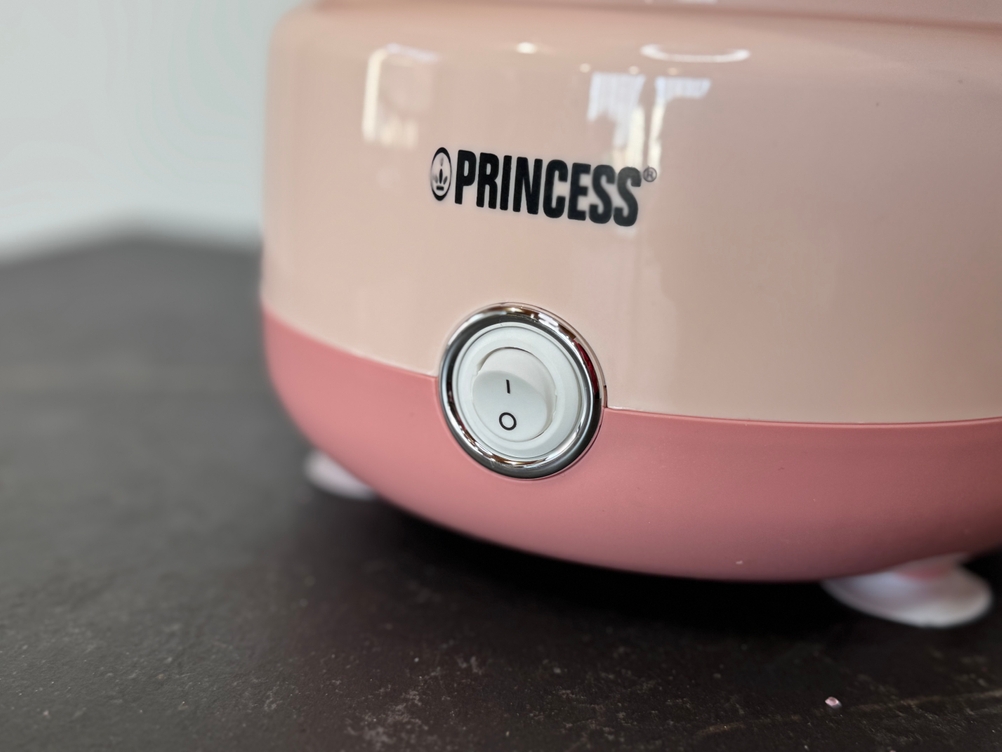 Einschalter der getesteten Zuckerwattemaschine von Princess.
