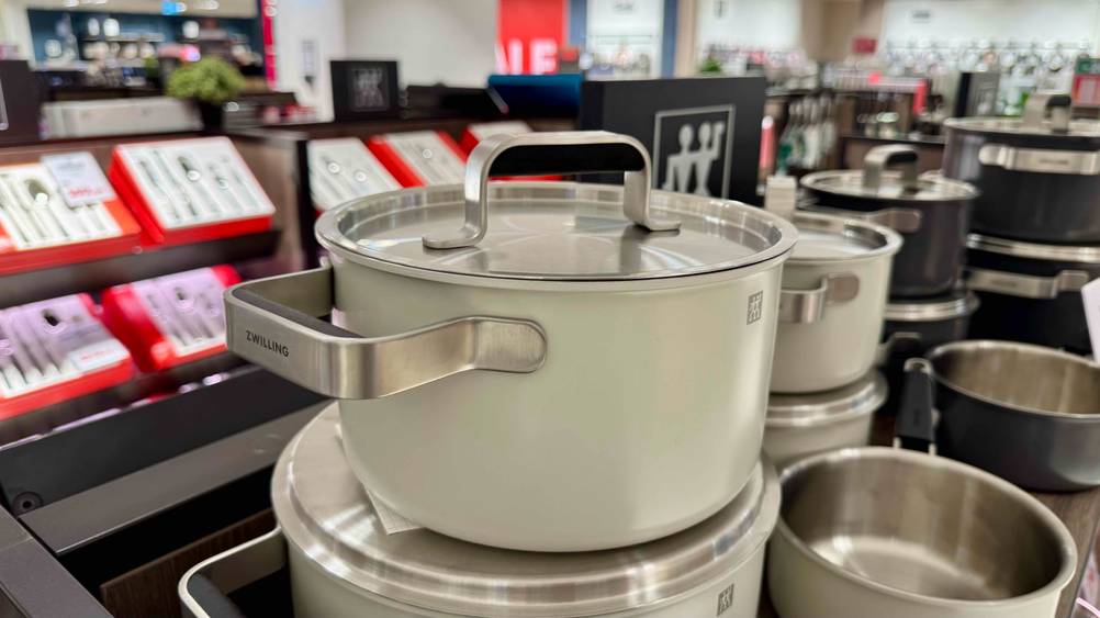 Zwilling-Topfset im Test: Nahaufnahme eines der Töpfe im Set.