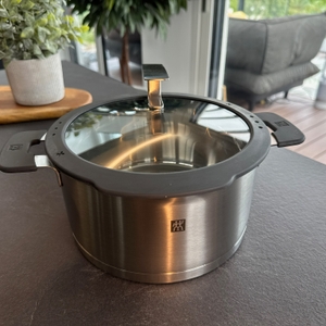 Topf mit Deckel von Zwilling Simplify.