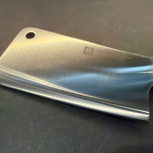 Die Klinge vom Zwilling-Twin-Pollux-Hackmesser 30795150 in Nahaufnahme