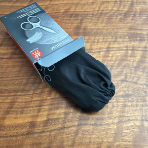 Die Zwilling Twinox Kombi wurde mit einem Beutel ein wenig aus ihrer Verpackung gezogen.