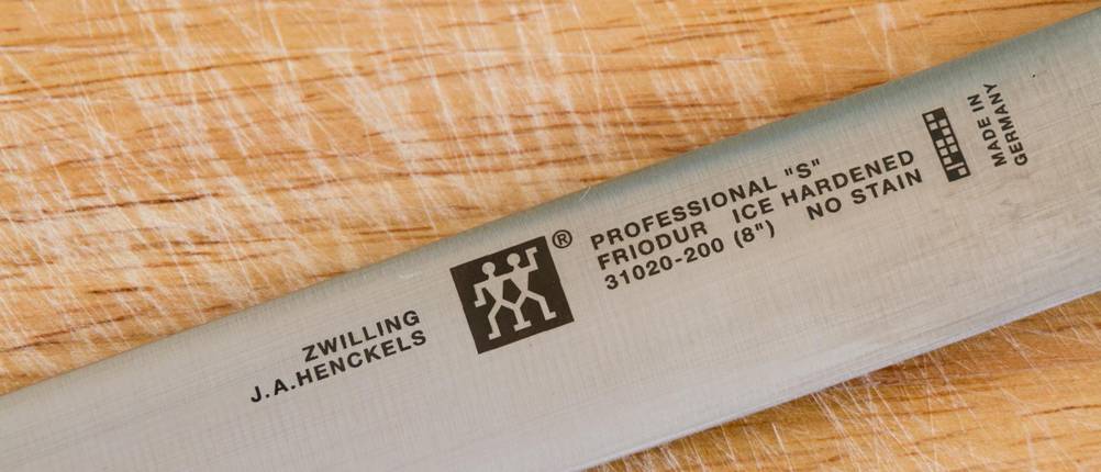 Zwilling-Wetzstahl-Test: Zwilling-Markenmesser in der Nahaufnahme