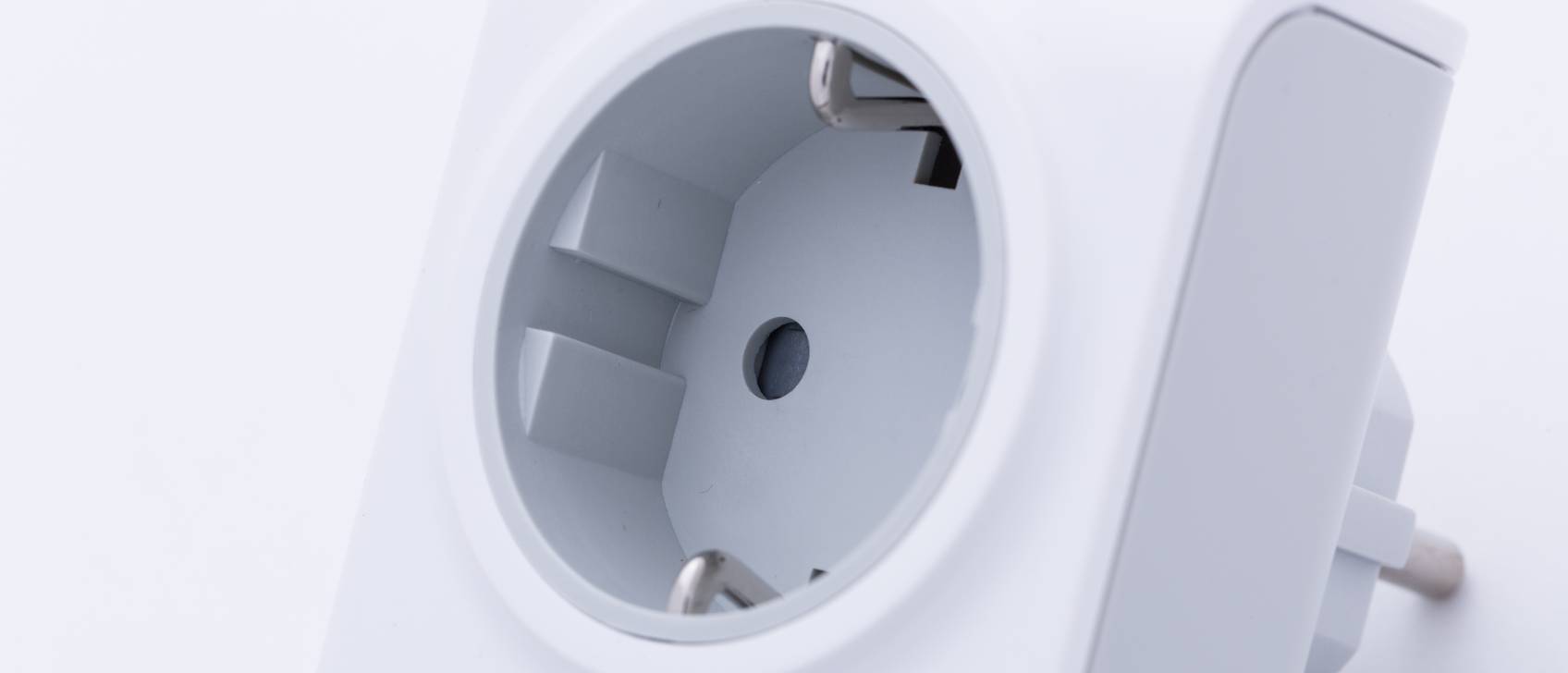 AUTH Netzfilter EMX 506 – Breitband, 6 A, 10 KHz–200 MHz, 10–70 DB, Zwischenstecker, Anthrazit