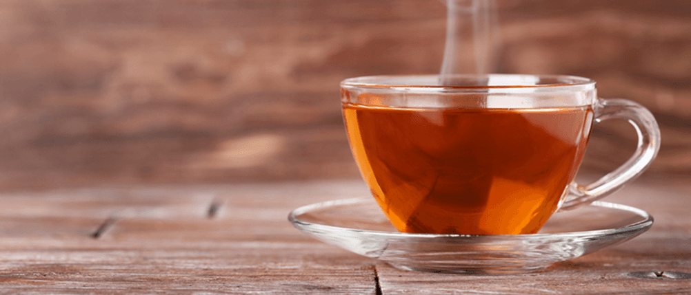 Zyklustee im Vergleich: Eine dampfende Tasse Tee