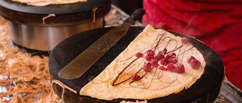 crepes mit himbeeren und schokolade