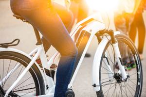 nahansicht-frau-auf-e-bike