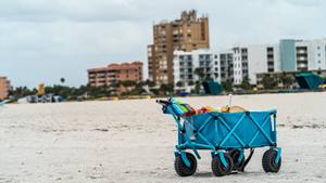 bollerwagen im sand