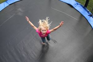 gartentrampolin schwarz