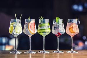 unterschiedliche gin cocktails
