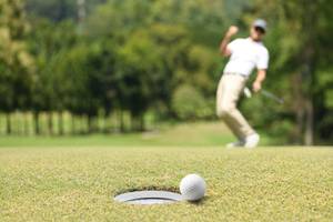 golf-trolley-golfplatz