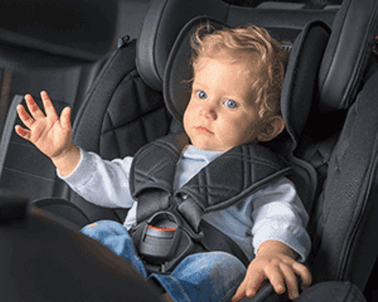 kindersitz-gepolsterter-gurt
