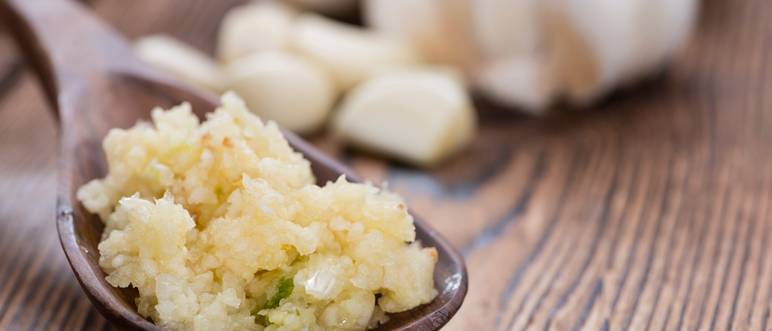 frisch gepresster knoblauch