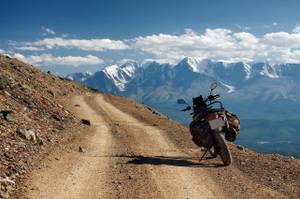 motorrad offroad abgestellt