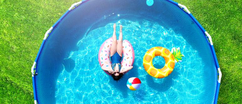 runder pool im garten