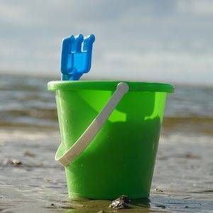 sandkasten-spielzeug-strand