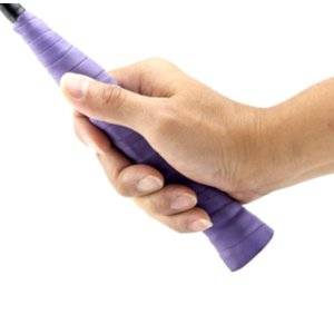 hand greift badmintonschlaegergriff
